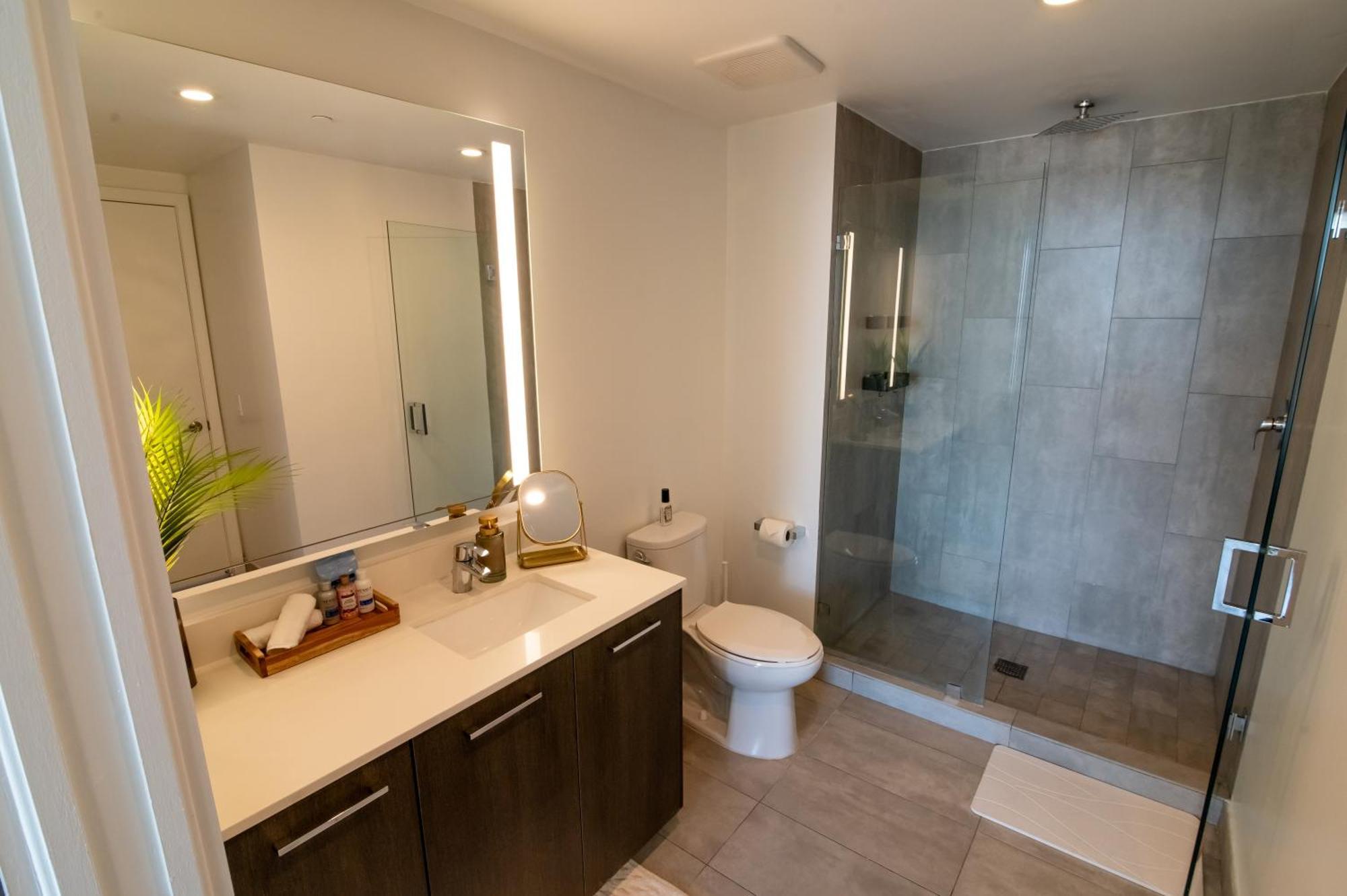 Appartement Luxurious King Bed In Downtown *